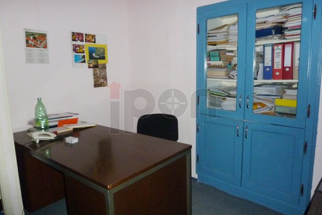 Commercial Property, 40 m2, For Rent, Rijeka - Centar