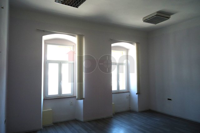 Wohnung, 61 m2, Vermietung, Rijeka - Centar