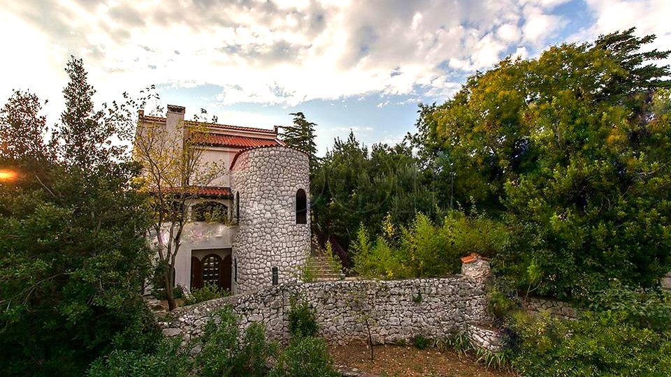 House, 450 m2, For Sale, Novi Vinodolski