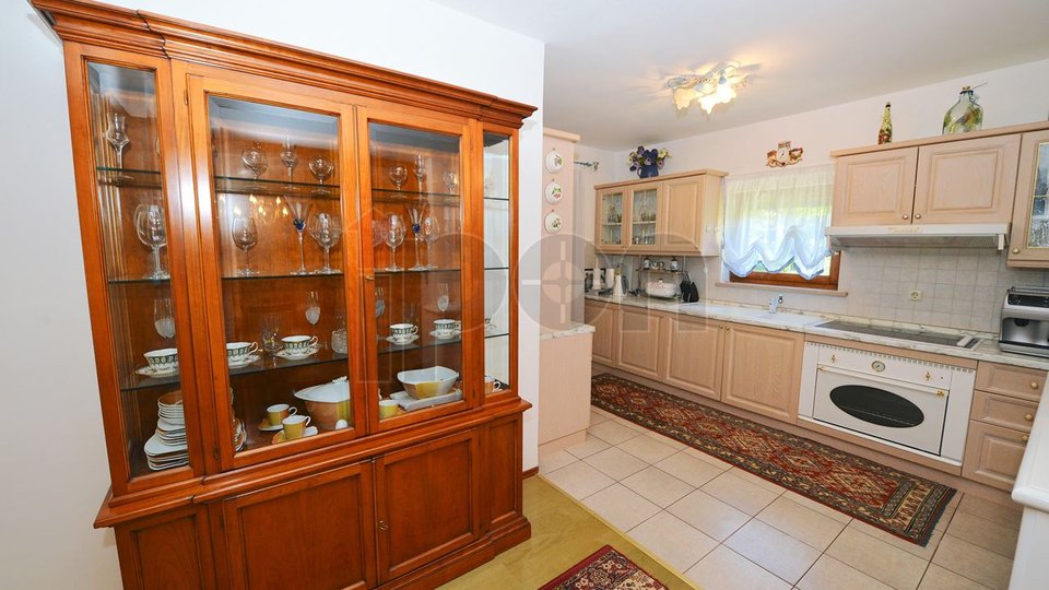 House, 400 m2, For Sale, Opatija - Ičići