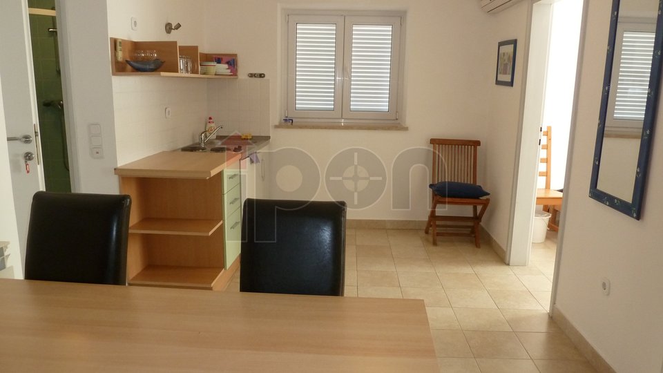 Istra-Vrsar, stan sa 2 apartmana u obnovljenoj kamenoj kući