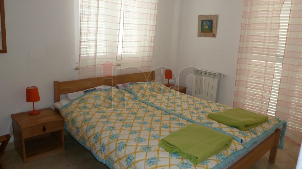 Istra-Vrsar, stan sa 2 apartmana u obnovljenoj kamenoj kući