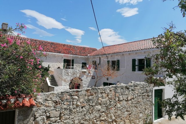 House, 200 m2, For Sale, Zadar-okolica - Silba