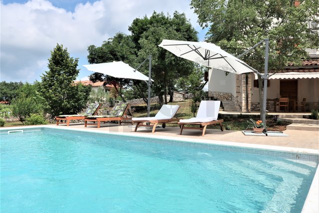 Labin, okolica, predivna kuća za odmor u tradicionalnom istarskom stilu sa vanjskim bazenom!