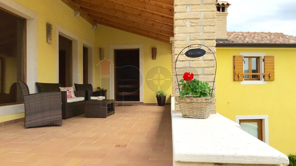 House, 300 m2, For Sale, Pazin