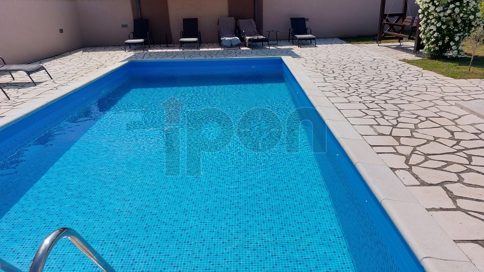 House, 200 m2, For Sale, Pićan