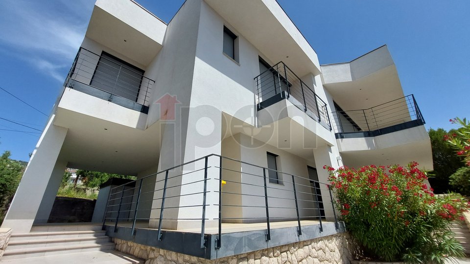 House, 200 m2, For Sale, Rab