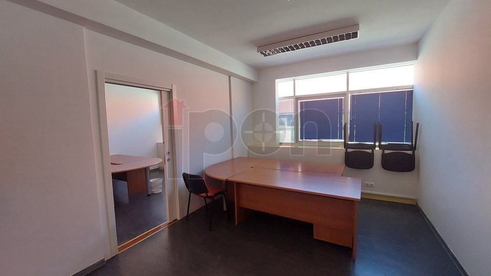 Commercial Property, 32 m2, For Rent, Rijeka - Centar