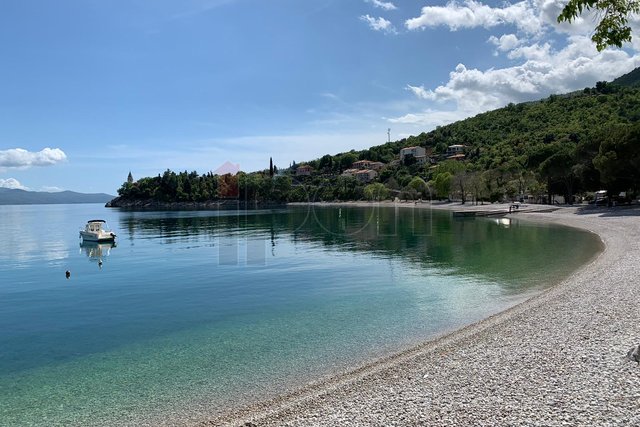 Lovran-Medveja, izuzetno lijepa i zanimljiva kuća sa bazenom, 800 m od predivne plaže