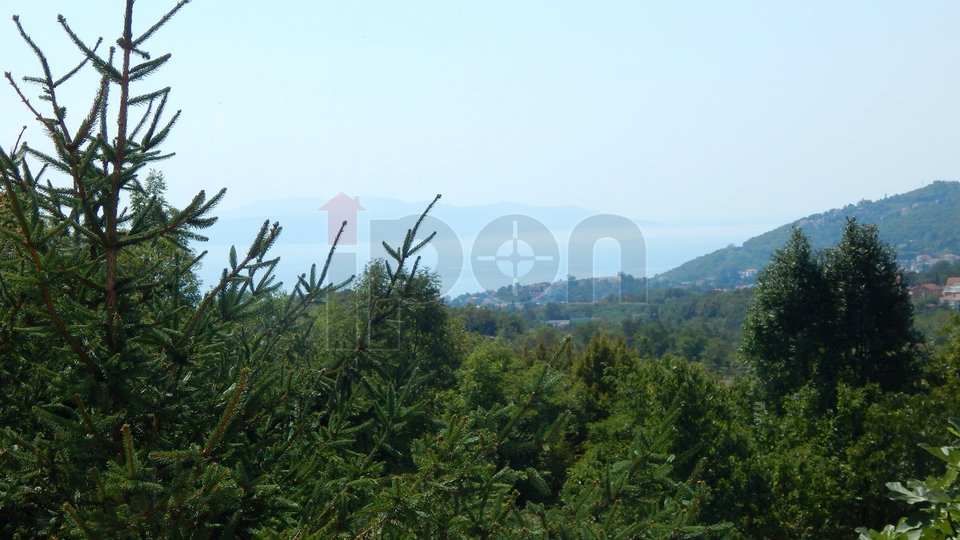 Jušići - Matulji, odlična etaža sa okućnicom i parkirnom mjestom